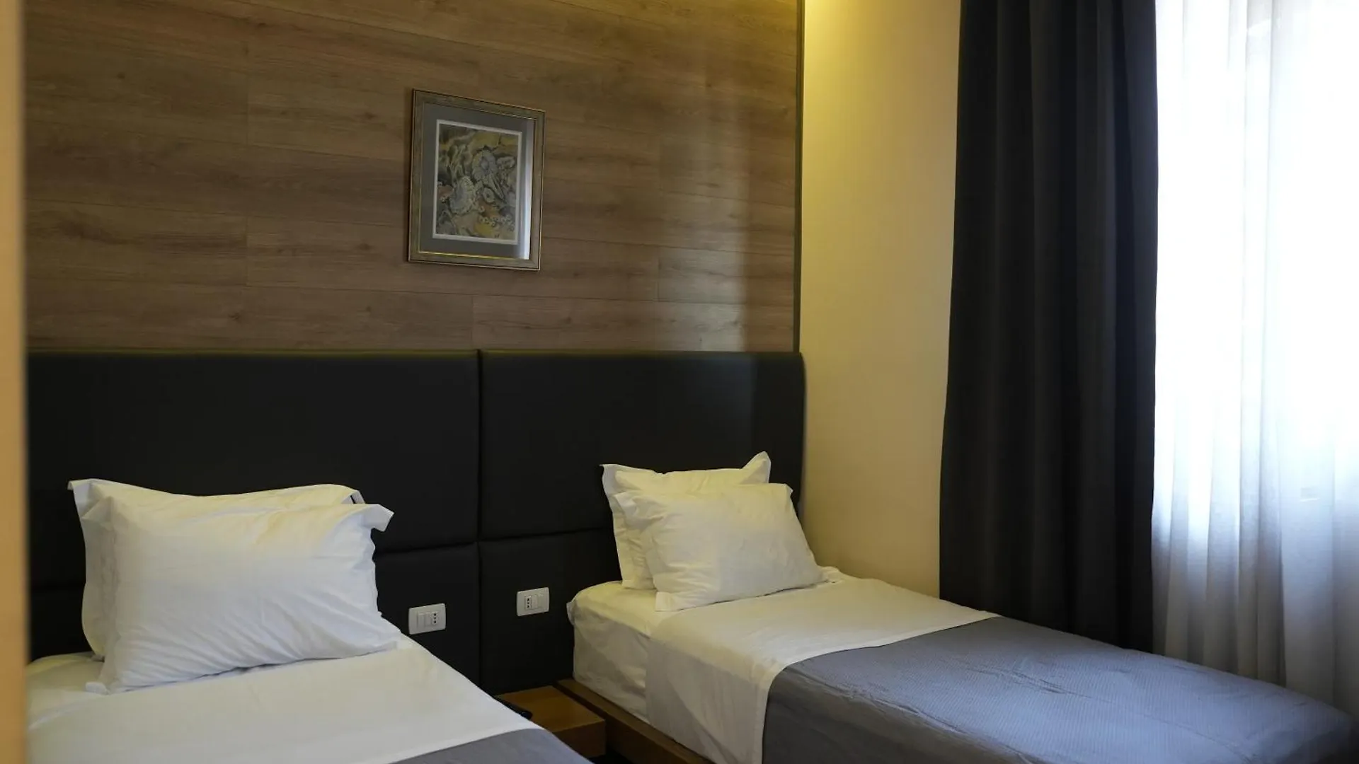 Bluepoint Hotel Tepelene 0*,  Albania