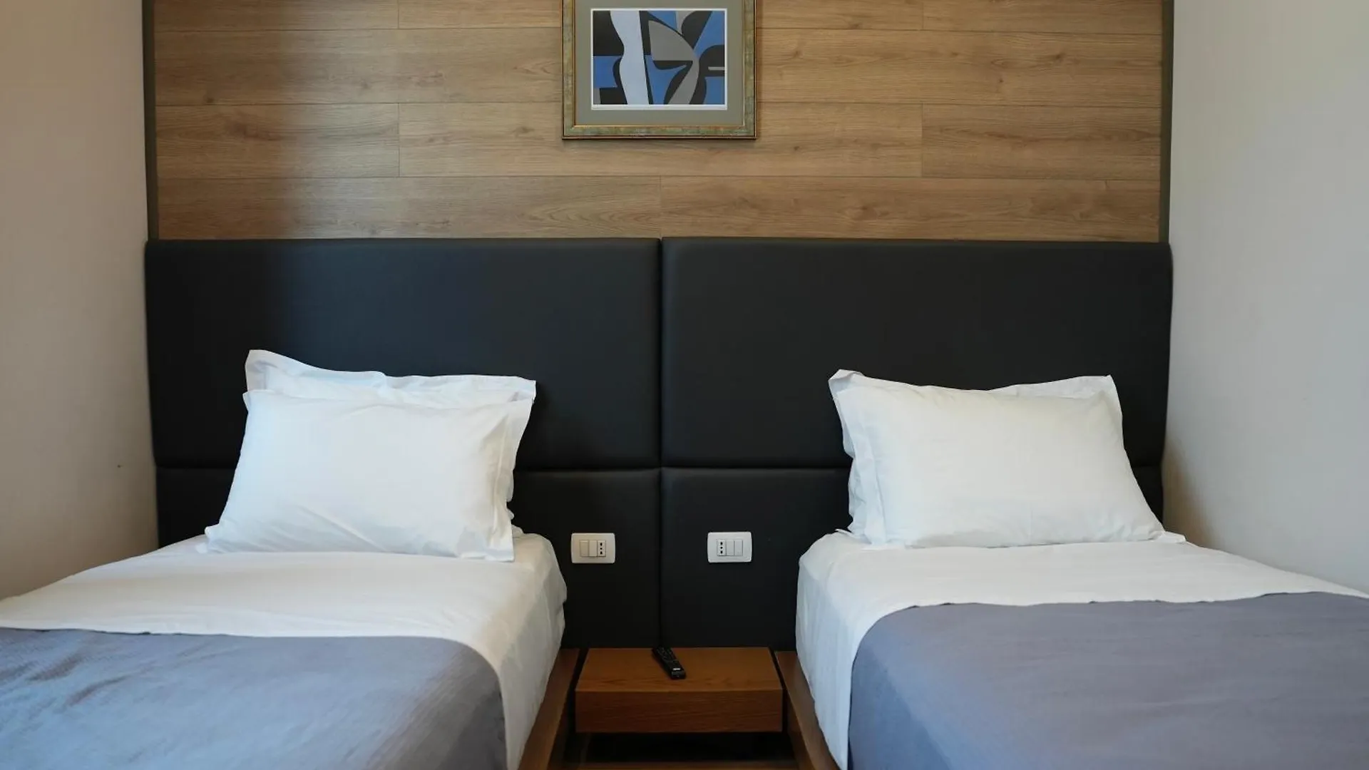 Bluepoint Hotel Tepelene