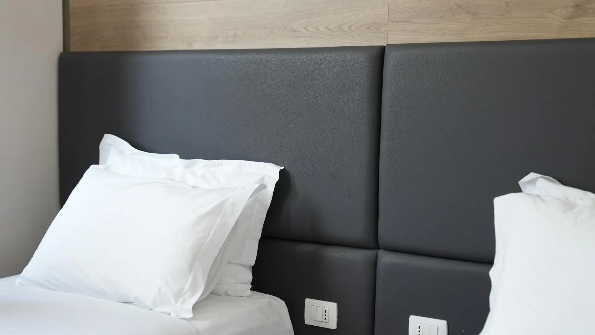 Bluepoint Hotel Tepelenë 알바니아