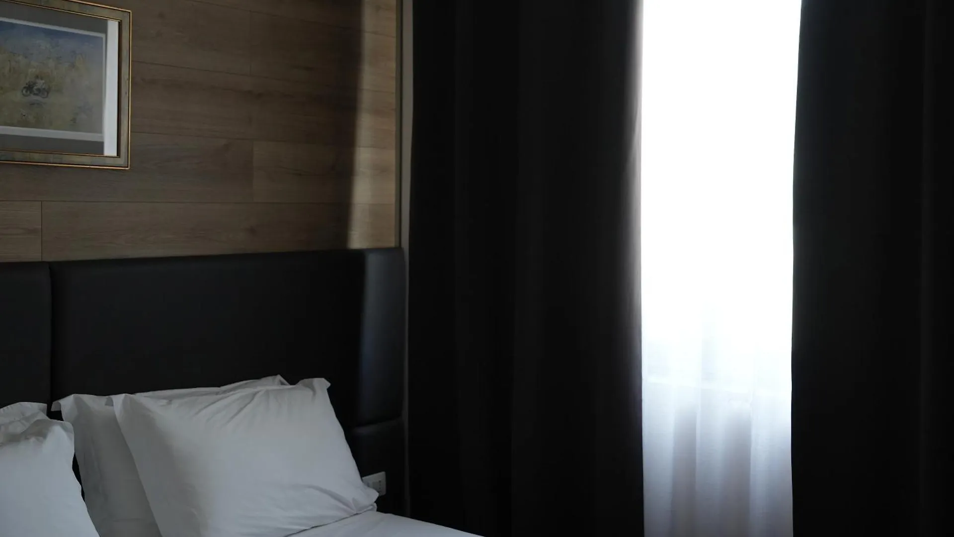 Bluepoint Hotel Tepelene 0*,  Albania