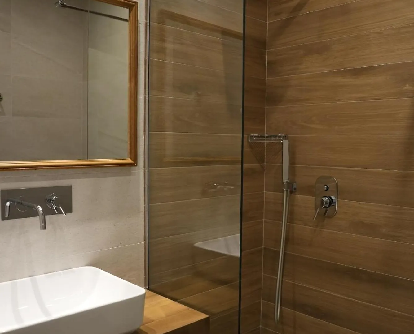 Bluepoint Hotel Tepelene