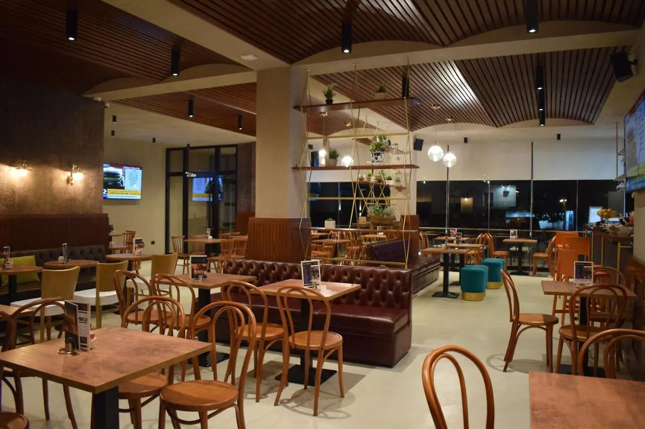 Bluepoint Hotel Tepelene 0*,